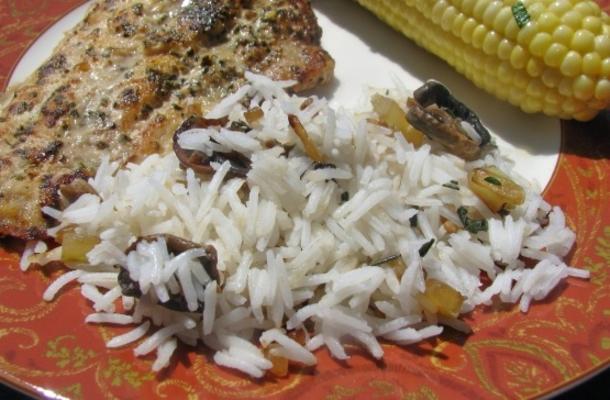 arroz mediterrâneo com ervas