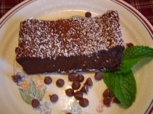 bolo de chocolate pecaminosamente rico quase sem farinha