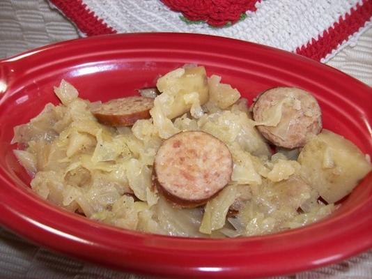 ceia de kielbasa de repolho