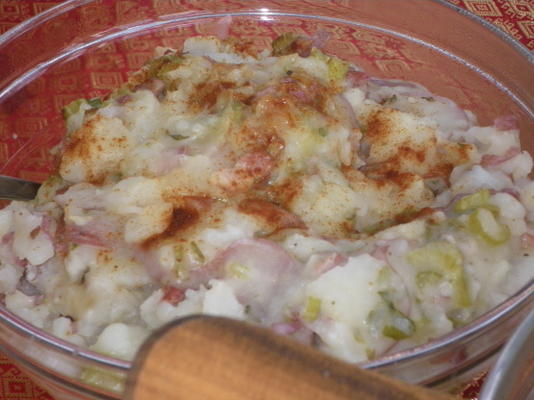 kartoffelsalat mais quente (salada de batata quente)