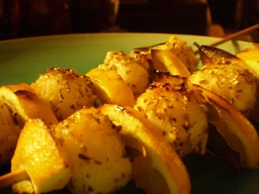 brochettes gregos das vieiras de mar do estilo