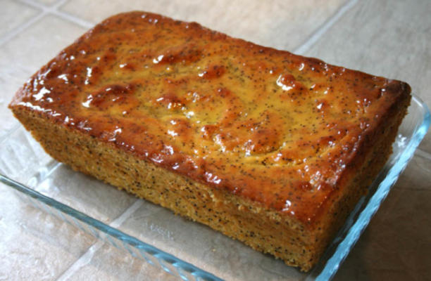 pão de semente de papoula limão com calda de limão