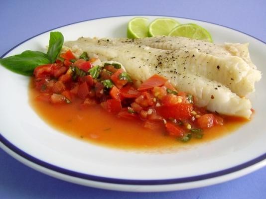 alabote com molho de tomate fresco