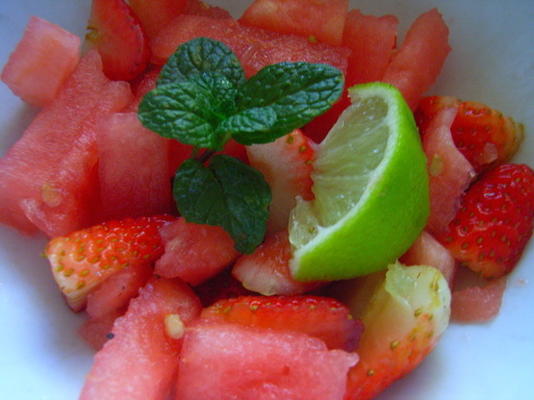 salada de melancia com molho de limão