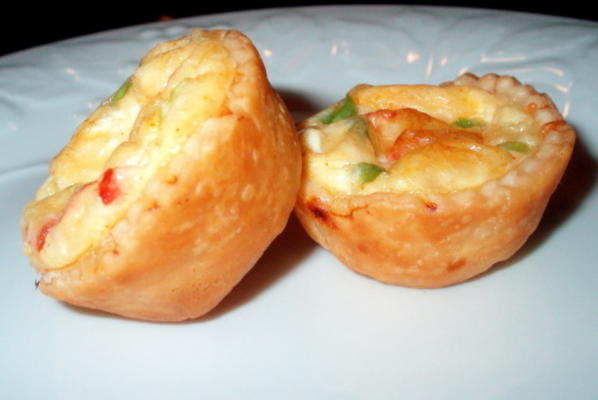 mini quiche de queijo suíço