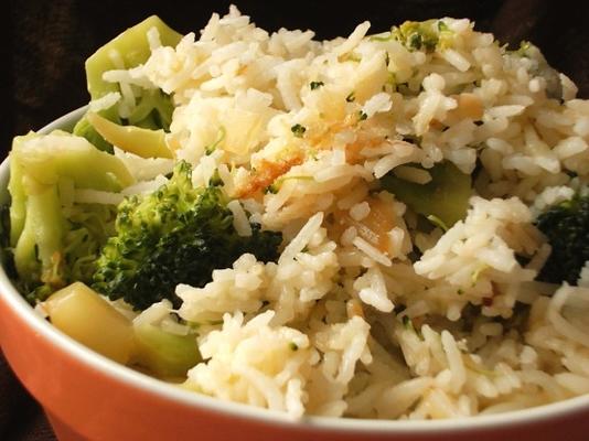 arroz de queijo e brócolis