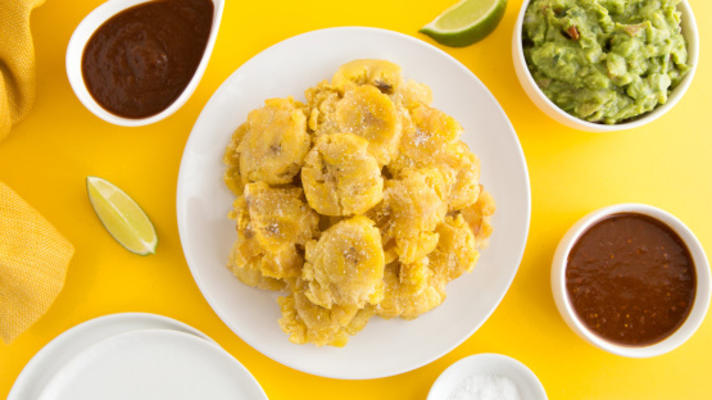 patacones (banana frita)