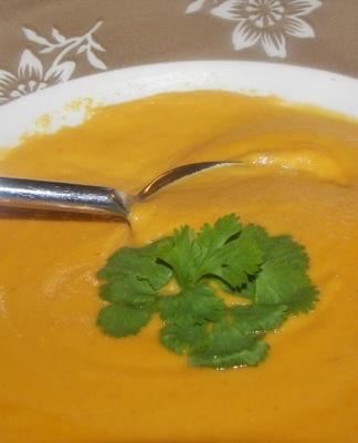 sopa de batata doce curry vermelho