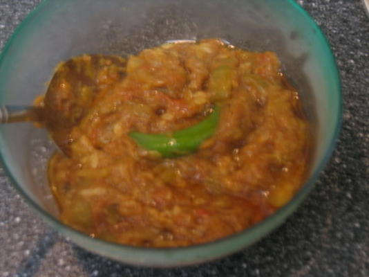 estilo paquistanês turai ka salan (abobrinha curry)