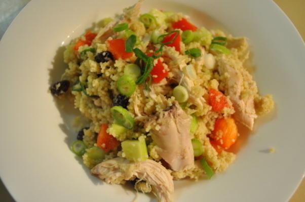 frango e cuscuz norte-africanos