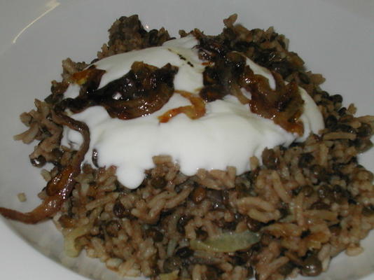 megadarra, prato de esau ou lentilhas com arroz