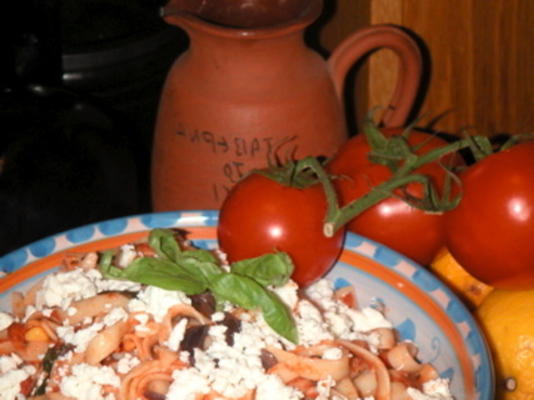 linguine com frango, espinafre e feta