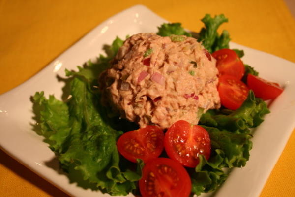 salada de atum saudável, saborosa e saudável de domingo - para salada de atum, derreter