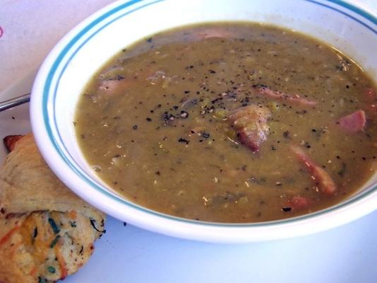 bacon canadense dividir sopa de ervilha e lentilha (panela de barro)
