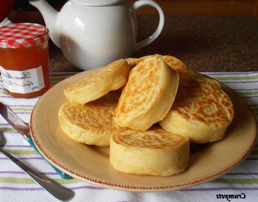 bolinhos ingleses home-made antiquados para o tea-time