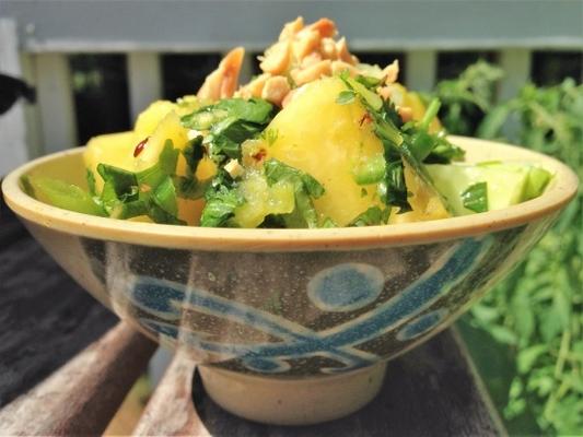 Salada tailandesa de pepino e abacaxi