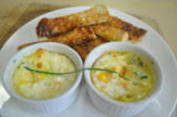 ovos cozidos com cebolinha e queijo feta