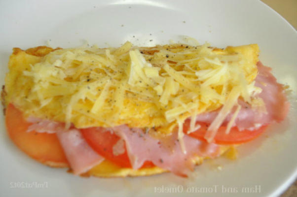 omelete de presunto e tomate