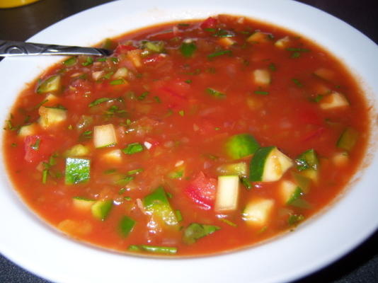 gazpacho de verão com ervas