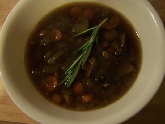 Sopa de cogumelos e lentilhas