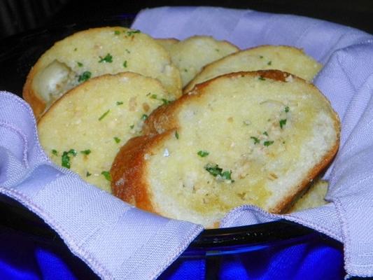 pão de manteiga com alho para sopas ou churrascos