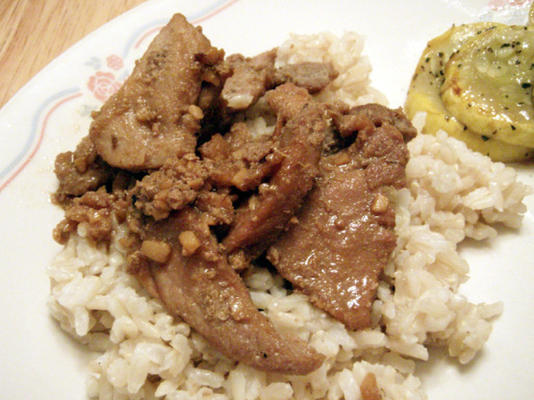 carne de porco salteada com gengibre e alho