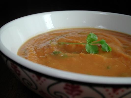 Batata-doce ao curry (kumara) e sopa de coentros