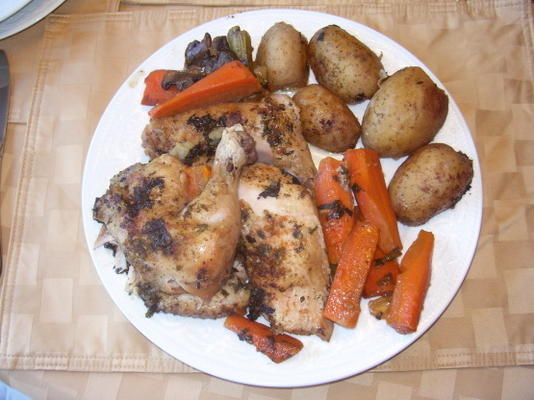panela de barro frango assado com legumes