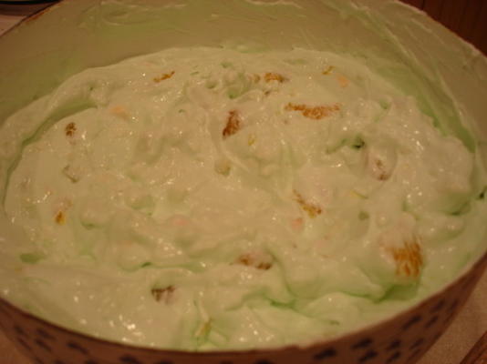 material verde (salada de frutas de gelatina de limão)