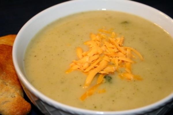 sopa rápida e fácil de brócolis
