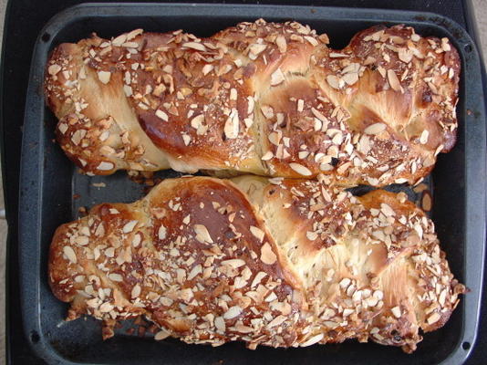pão de páscoa búlgaro (kozunak)