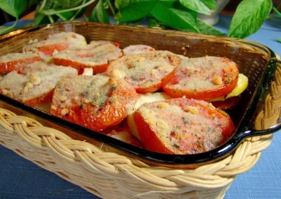 abobrinha em camadas e tomate assar