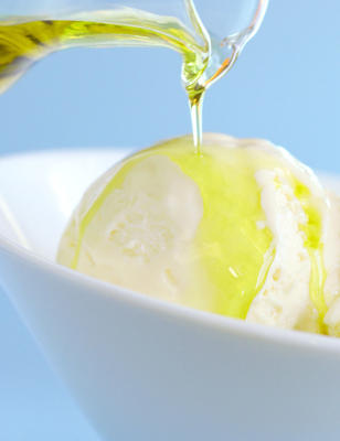 gelato con olio e sale (sorvete com azeite e sal marinho)