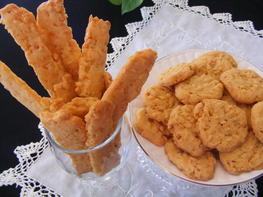 bolachas de queijo (canudos, bolachas)