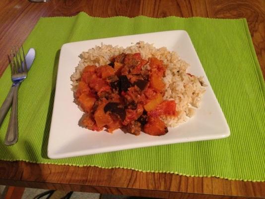 curry vegetal brasileiro com tomate picante e molho de coco