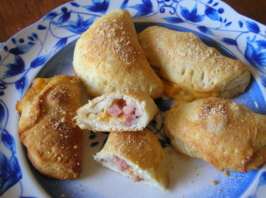 bolsos de queijo e presunto