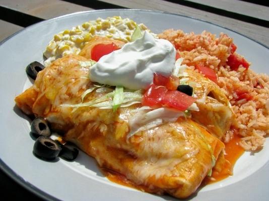 Frango de kiki e enchiladas de feijão