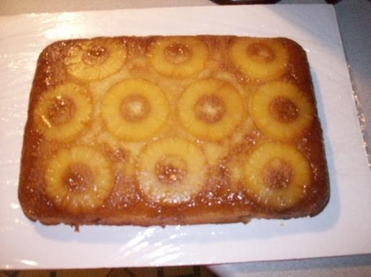bolo de ponta-cabeça de abacaxi de poohrona