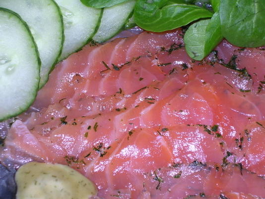gravlax (salmão marinado)