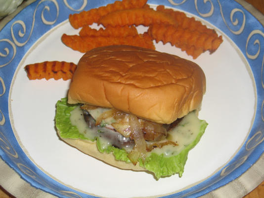 hambúrguer de portabella grelhado com maionese de manjericão