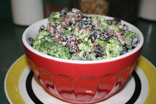 salada de brócolis de wendy