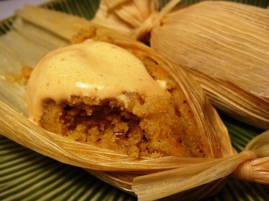 tamales doces com inhame e nozes