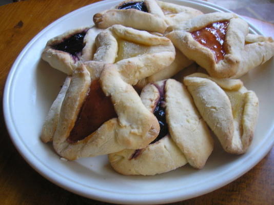 biscoitos recheados de queijo creme tri com recheio de geléia