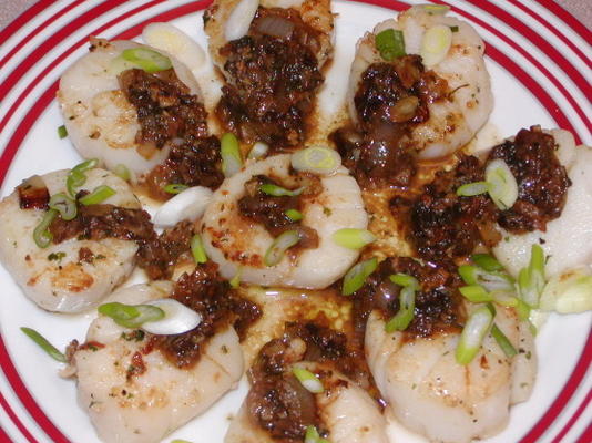 vodka vieiras com chipotle temperado e cebolinha