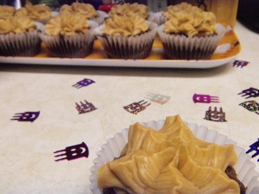 bolinhos de brownie com cobertura de manteiga de amendoim