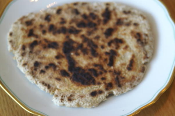 o jowar / jolad roti de aayi (pão liso indiano sem glúten)