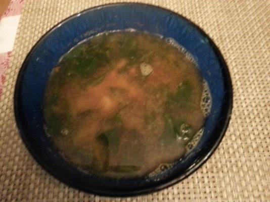 sopa de miso de espinafre e camarão