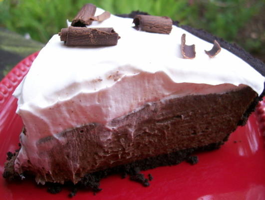 torta de seda de chocolate com merengue de marshmallow
