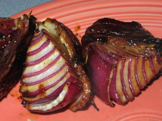 aperitivos grelhados de bacon e cebola