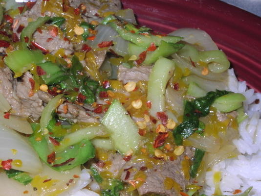 carne, tangerina e bok choy frite